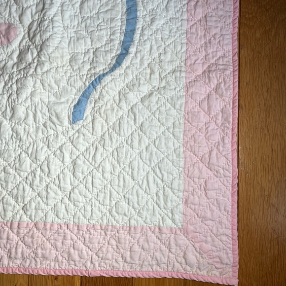 1930-50s PLAYFUL KITTEN APPLIQUÉD & QUILTED BABY BLANKET 37.5” X 51” PINK BORDER - Picture 12 of 12